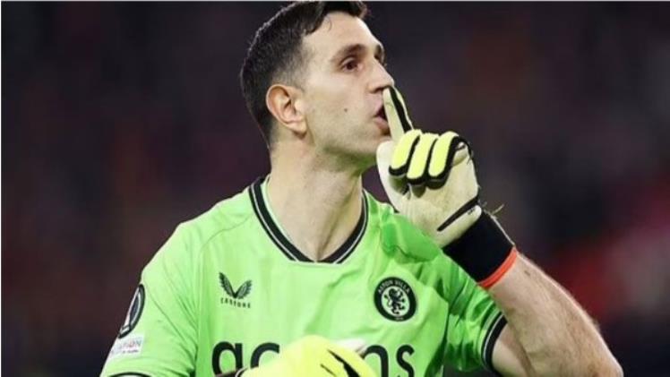 Dibu Martínez's glorious career: From unknown goalkeeper to World Cup champion